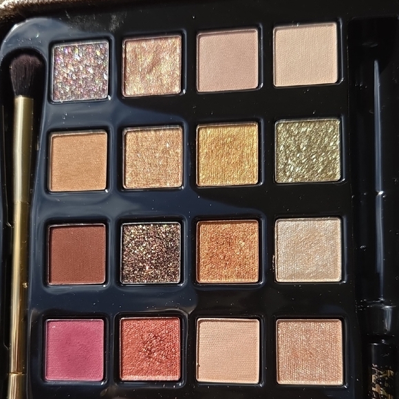 Tarte Eyeshadow Holiday Palette - Picture 10 of 14